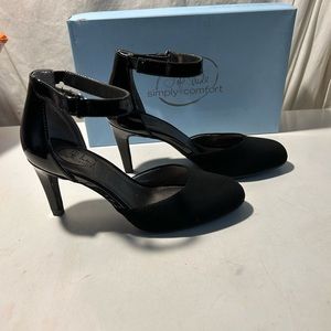 Life Stride black leather heels ankle straps 6.5 NWT